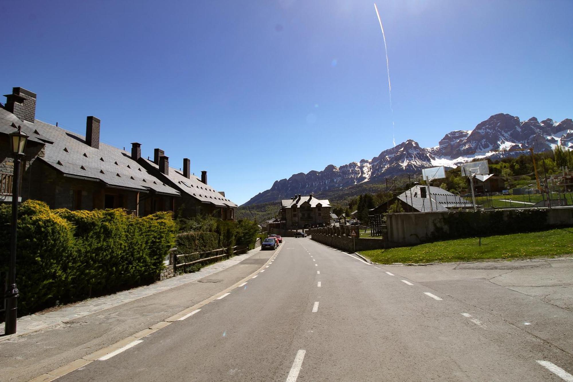Villa Nuria Tramacastilla de Tena Eksteriør billede